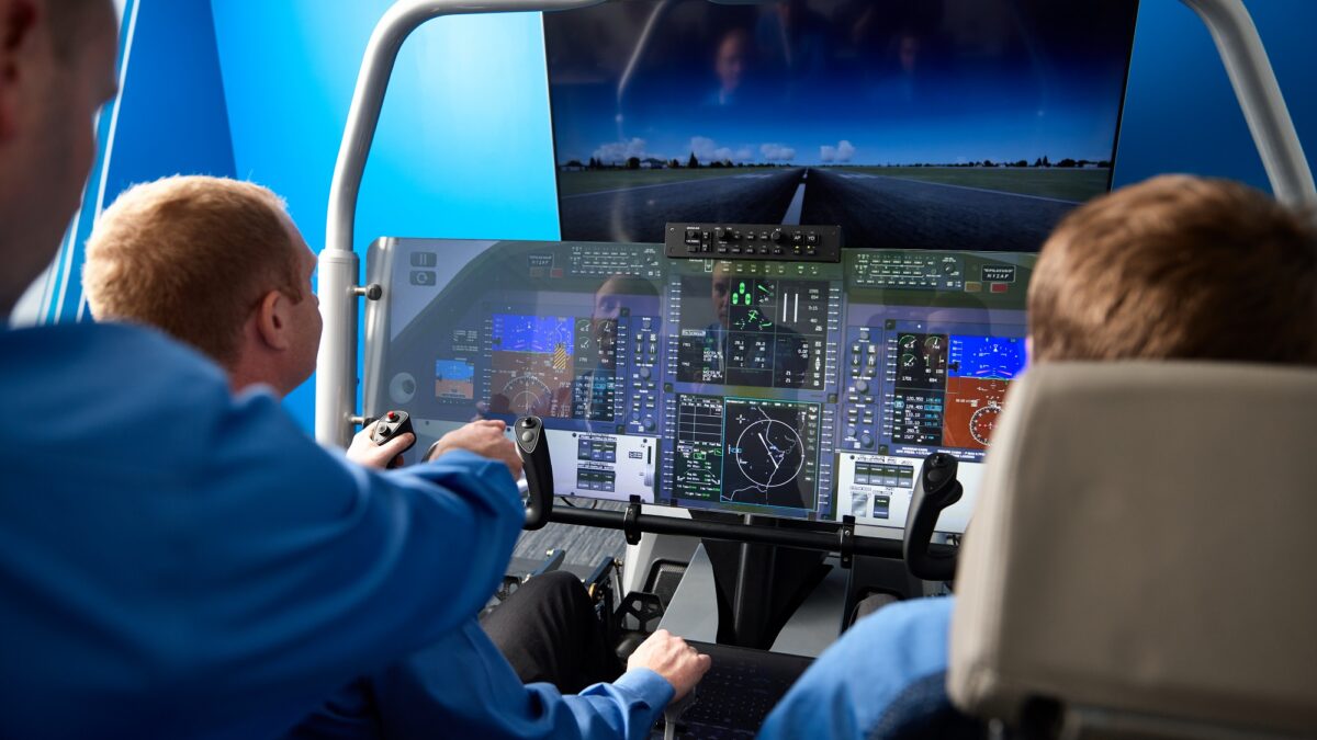 PlaneSense flight simulator for pilot training SIM